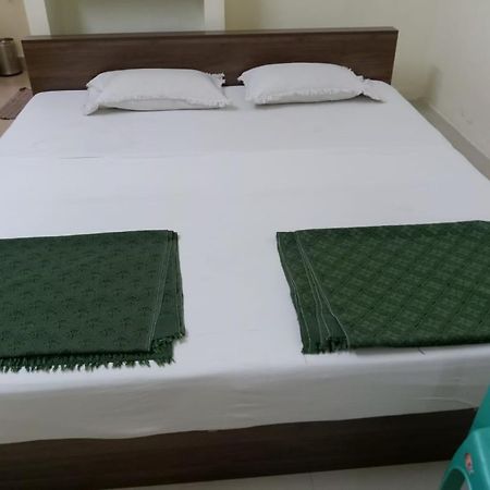 Bssk Comforts Inn Tiruchirappalli Exteriör bild