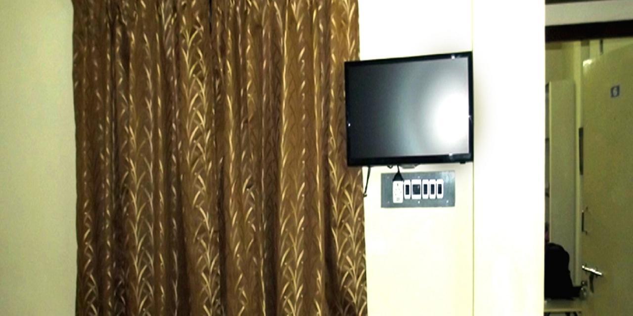 Bssk Comforts Inn Tiruchirappalli Exteriör bild